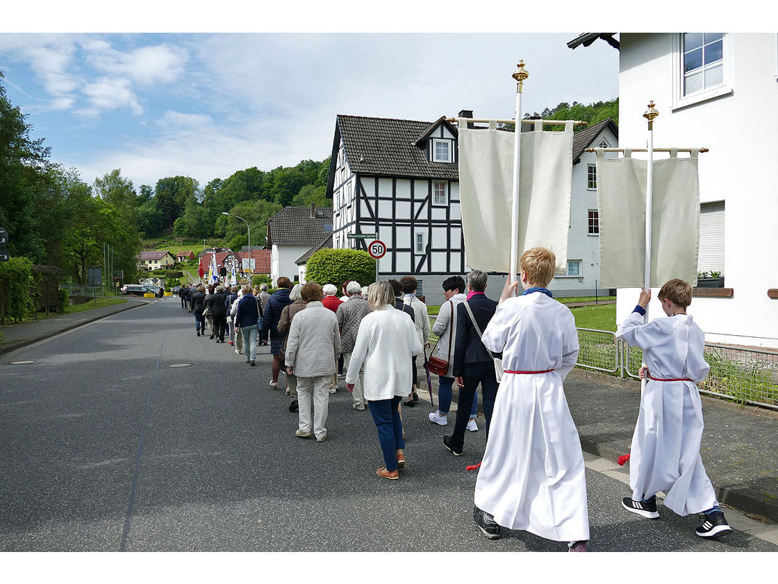 Bittprozession an Christi Himmelfahrt (Foto: Karl-Franz Thiede)